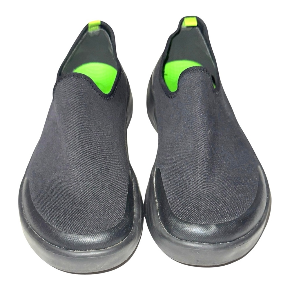 OOFOS OOmg eeZee Womens Sz 7 Black Low Recovery Shoes Sneaker Slip On Minimalist - Picture 11 of 13
